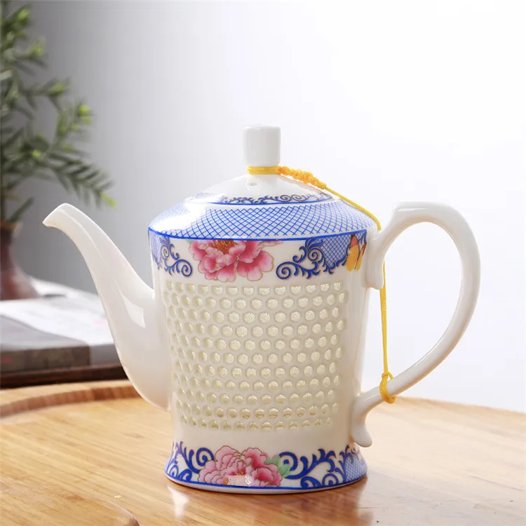 Традиционный китайский улей синий белый фарфоровый чайник 660 мл Древний китайский керамический чайный горшок пуэр Kongfu чайный сервиз время самовар - Цвет: Peony