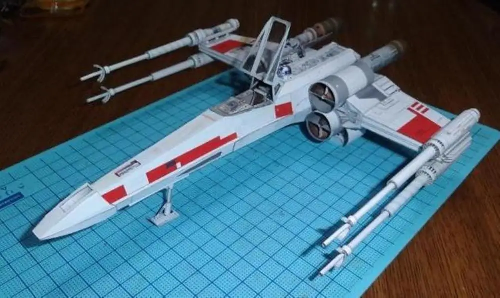 

High quality Film: Star Wars X WING X aircraft 3D Paper model kit