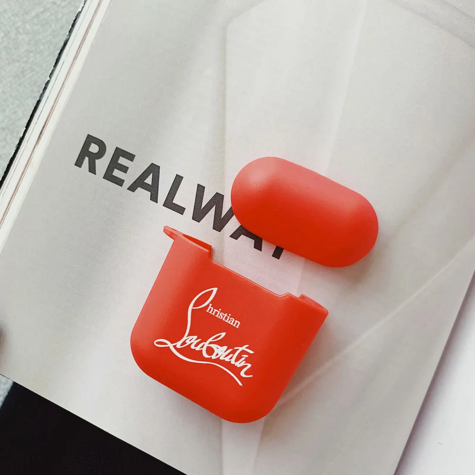 New 2019 Red Silicone Airpods Case Cover Earphone Luxury Protector Hard Clear Case For Apple iPhone Airpods 2 Holder Transparent