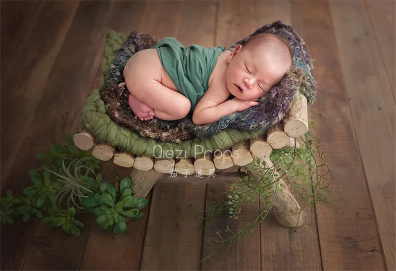 recém-nascido posando sofá do bebê tiro adereços