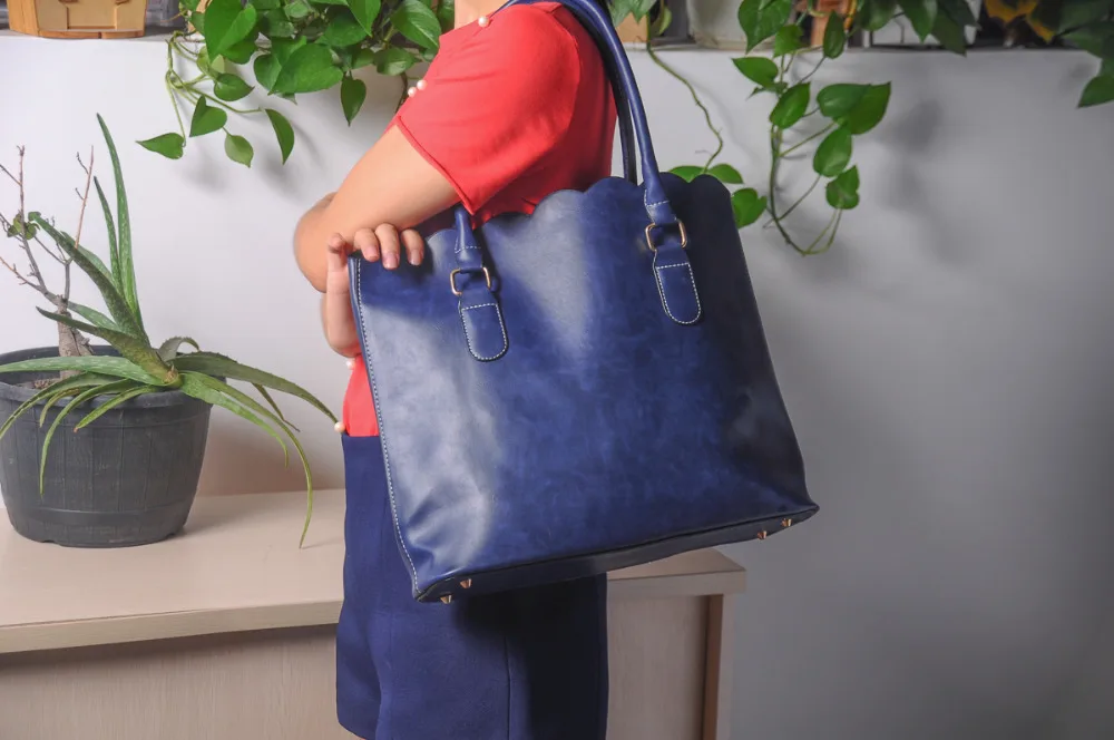 scalloped purse (1)