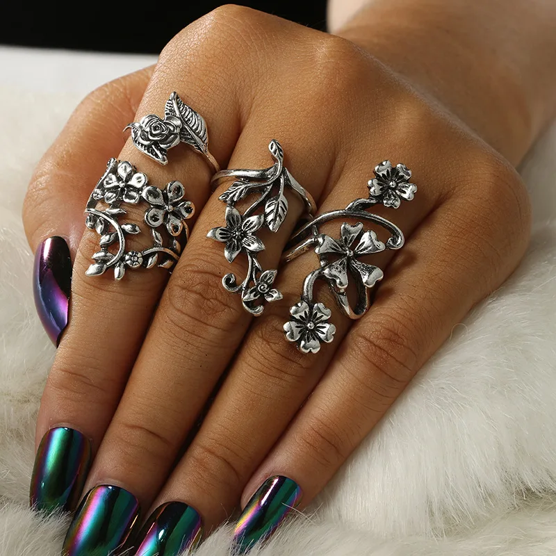 

4pcs/set Wholesale Vintage Bohemia Rings Set Rose Flower Rings for Women Charming Bohemia Floral Knuckle Rings New Year's Gift