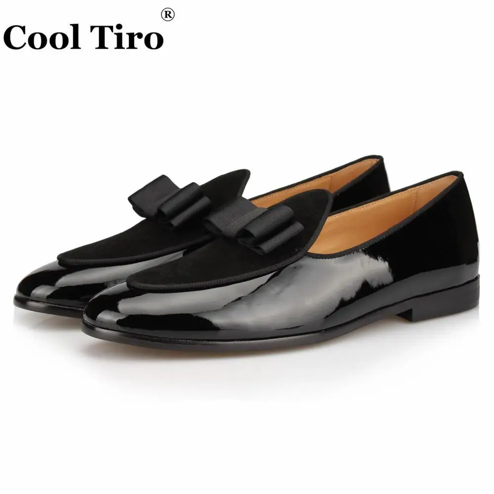 Стильные черные замшевые лоферы Tiro; мужские шлепанцы из лакированной кожи; Мокасины с галстуком-бабочкой; мужские свадебные модельные туфли на плоской подошве; повседневная обувь