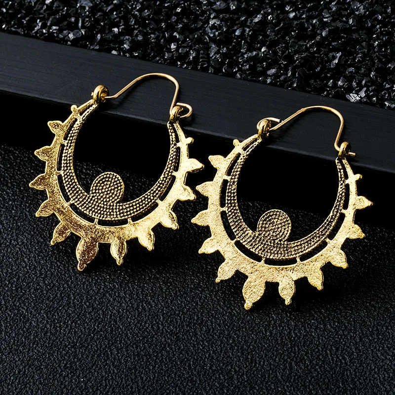 

Indian Tribal Brass Earring Dangle Drop Earring Flower Ornate Swirl Gypsy Earring For Women Boho Vintage Earring EAR00C07B