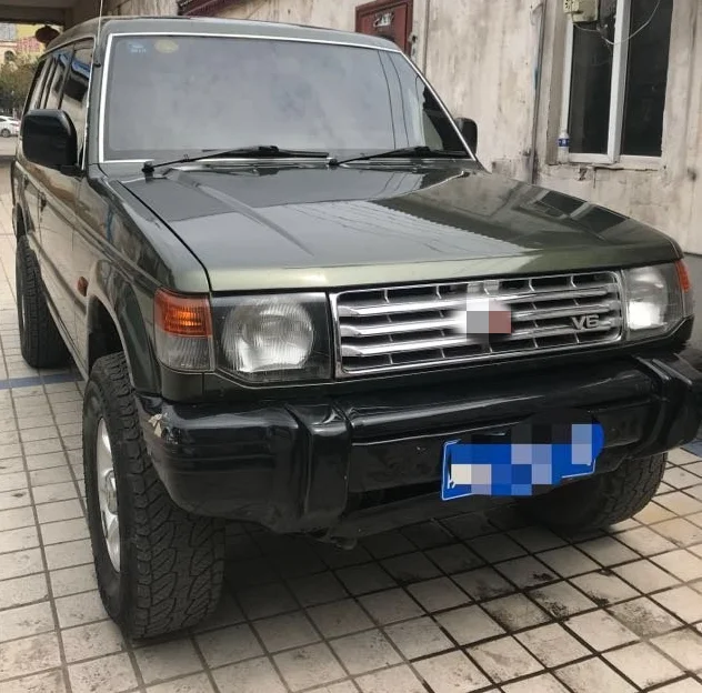 Тормозной системы Передняя тормозных колодок для mitsubishi pajero V33 V43 V45 6G72 двигателя набор 4 шт