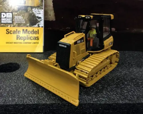Весы 1/50 гусеничный трактор D5K2 LGP бренд DIECAST MASTERS #85281|caterpillar cat|tractor catcat tractors |