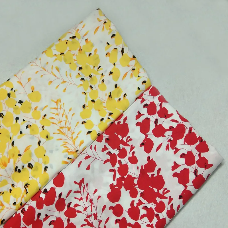 

1 Meter Graceful Red Leaf Flower Rayon Fabric Viscose Patchwork Soft Smooth Fabric For Shirt Baby Cloth Dress pajamas Home Decor