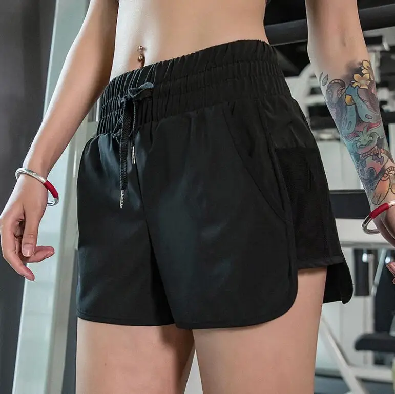 Сетчатые спортивные шорты с карманами, женские шорты для фитнеса с подкладкой, шорты для йоги, быстросохнущие дышащие шорты для тренировок и бега - Цвет: Черный