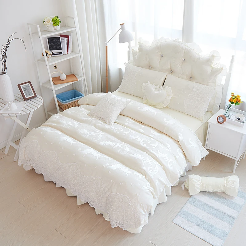

2017 Luxury Jacquard Satin princess bedding sets Beige Lace Ruffles bedclothes queen king 4/6pcs girls duvet cover bed skirt