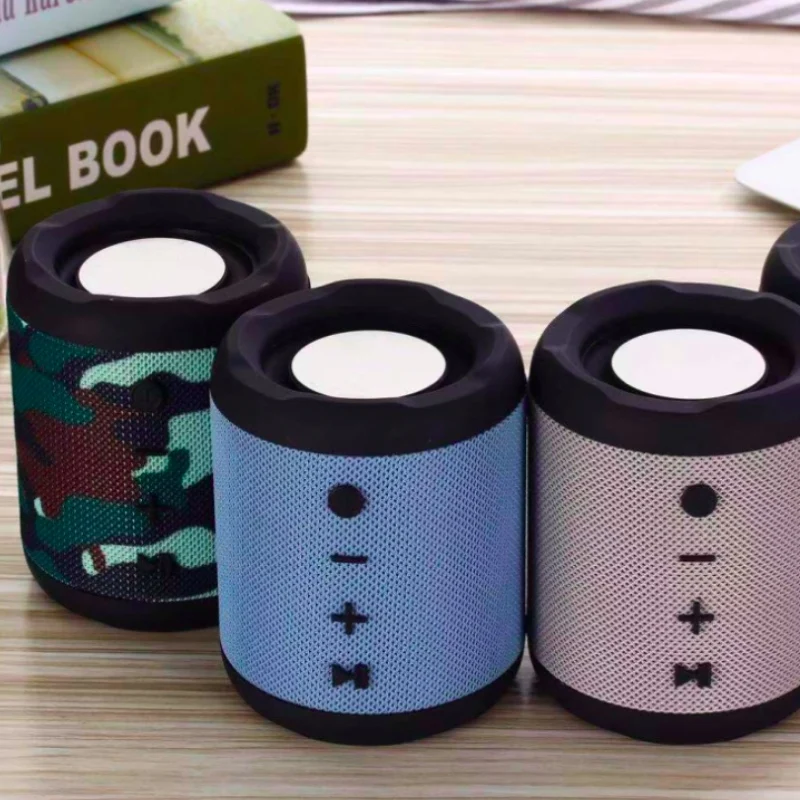 Небольшая портативная Bluetooth колонка беспроводная басовая водонепроницаемая