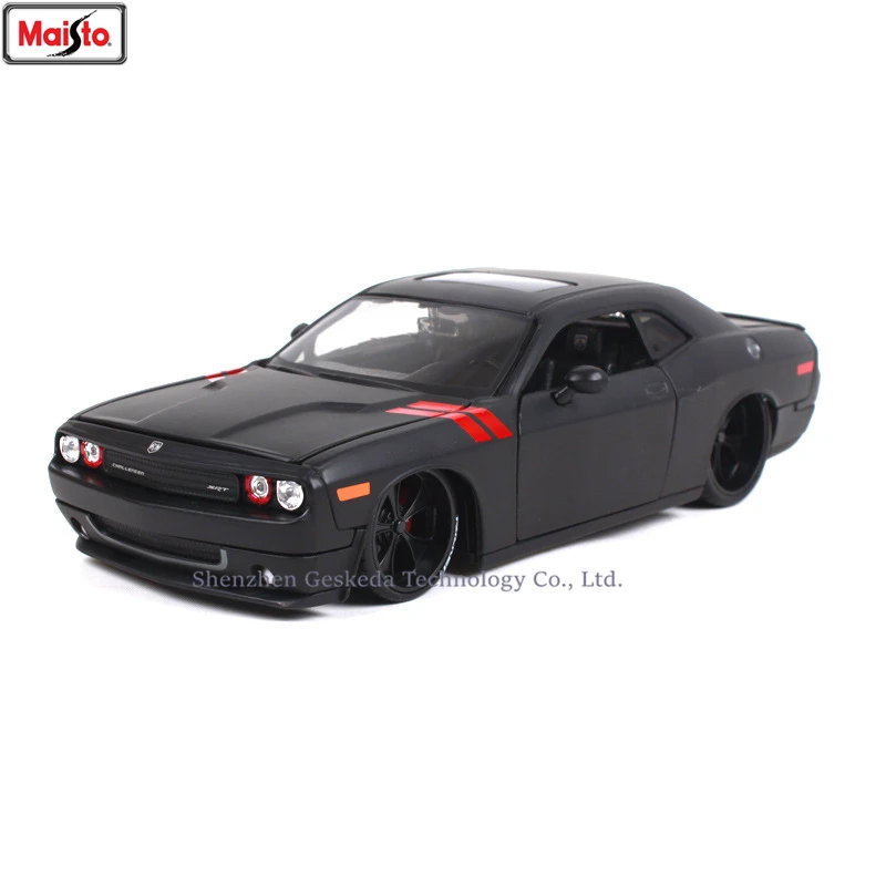 

Maisto 1:24 2008 Dodge Challenger manufacturer authorized simulation alloy car model crafts decoration collection toy tools