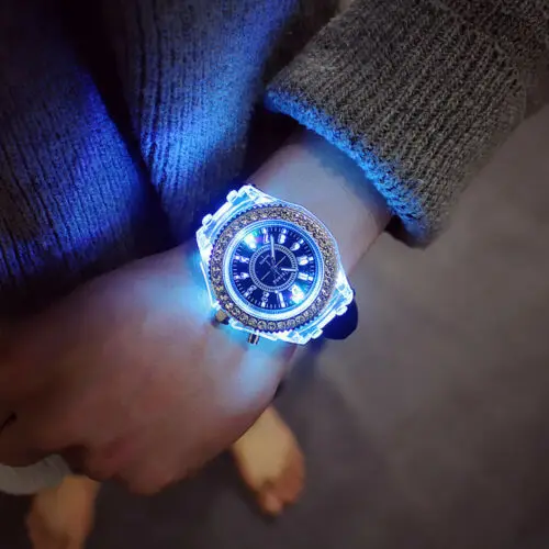 Светящийся светодиодный спортивные часы для женщин кварцевые часы силиконовые наручные часы светящиеся в темноте Повседневная мода подарок - Цвет: Black