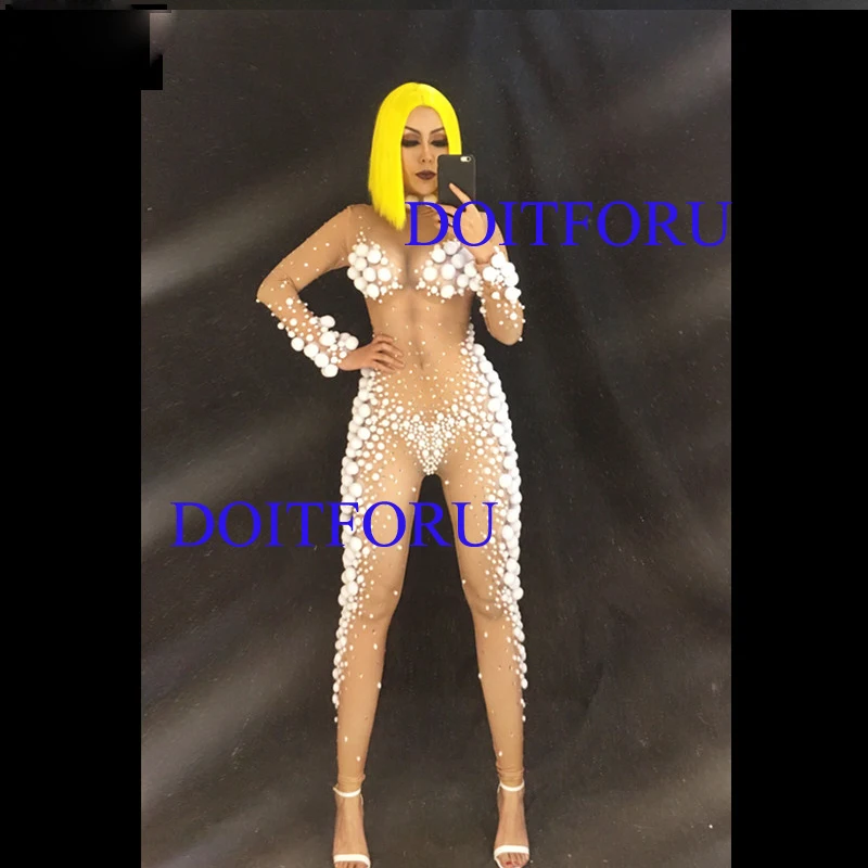 girl suit v