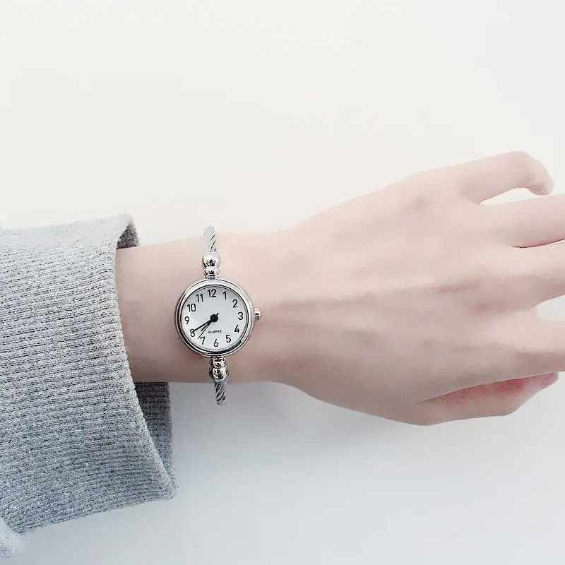 Hot Fashion Women Stainless Steel Silver Mesh Watch Unique Simple Watches Casual Quartz Wristwatches Clock huismerk kopen in de aanbieding Hot Fashion Women Stainless Steel Silver Mesh Watch Unique Simple Watches Casual Quartz Wristwatches Clock huismerk kopen in de aanbieding