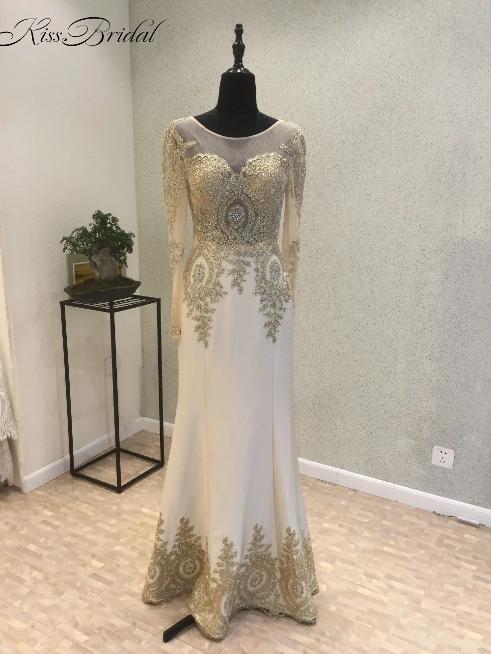 

New Long Sleeves Prom Dresses 2018 Spring Scoop Floor Length Appliques Chiffon Mermaid Evening Dresses Vestido de festa
