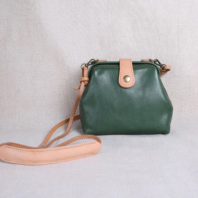 AETOO новая женская сумка кожаная мини-сумка кожаная сумка через плечо простая сумка доктора - Цвет: Зеленый