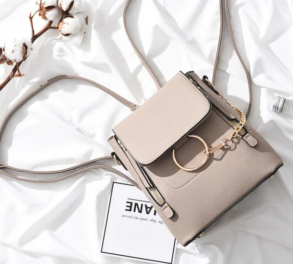 

Fashion Casual PU Leather School Backpack Women Elegant High Quality Chain Shoulder Bag Preppy Style Femme Travel Backbag D136