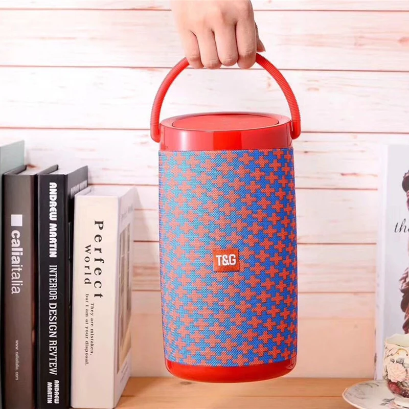 

360 Full Surround Sound Potable wireless USB charging bluetooth speakers 10W Power Fashion Design speaker with handle