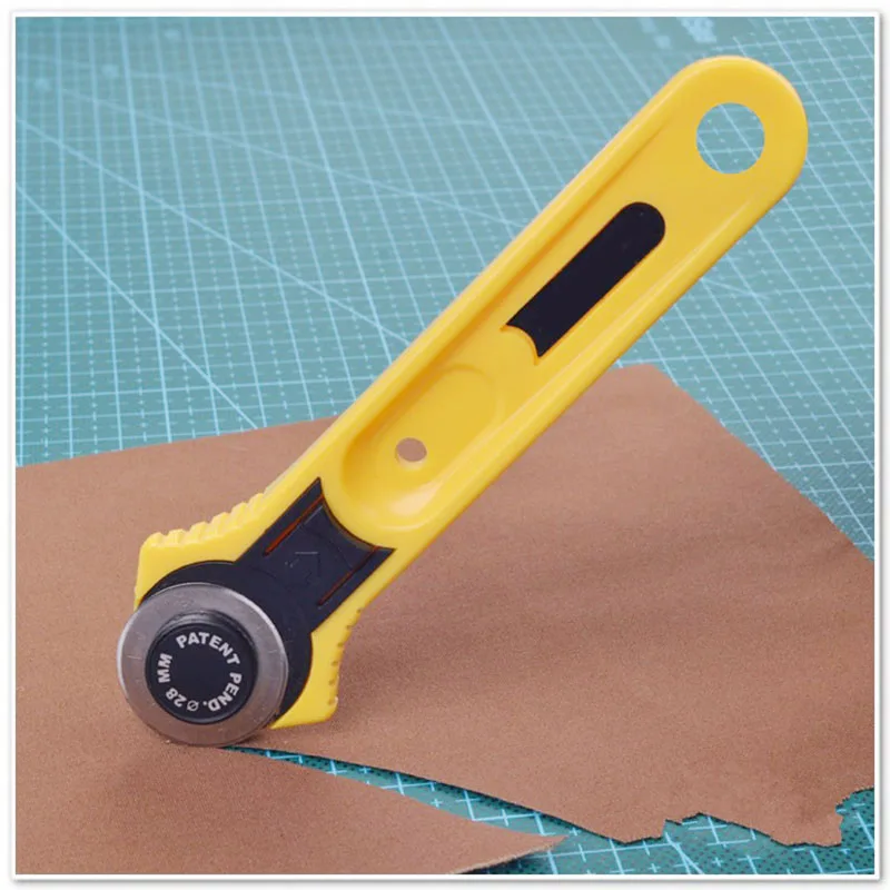 

HOT 28mm Circular Cut Yellow Rotary Cutter Blade Patchwork Fabric Leather Craft Sewing Tools NDS66
