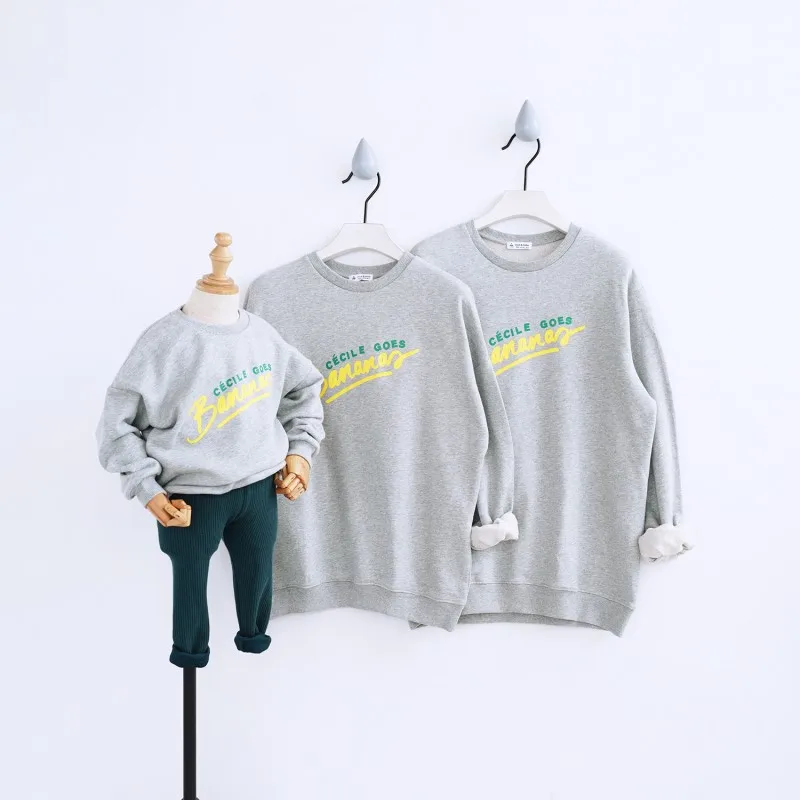 Одежда для мамы и дочки толстовки с рисунком банана футболки надписью Best Friends
