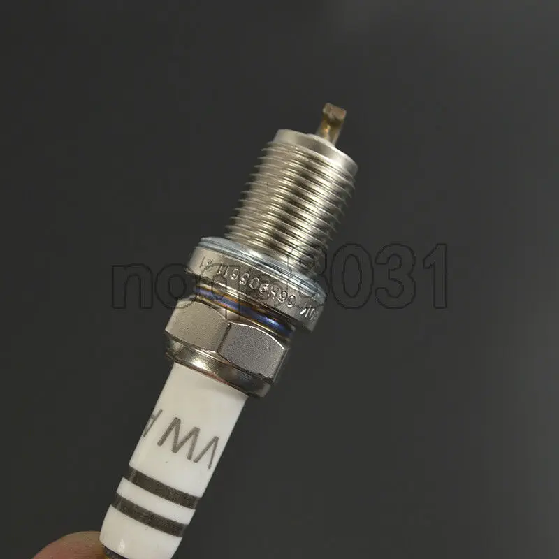 4 шт. новая иридиевая Свеча зажигания для Audi A4 A5 VW Passat 06H905611 PFR7S8EG|Свечи и запальные