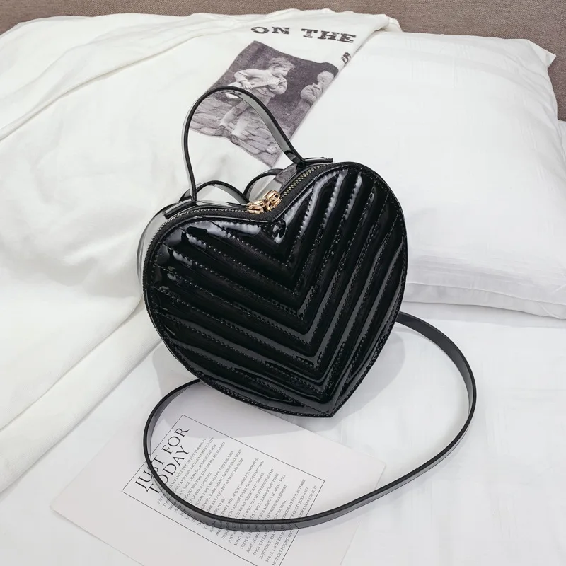

Fashion 2019 Female Heart Shape Shoulder Bag Handbag Totes Bag For Women Leather Striped Crossbody Messenger Bag NEW Flap