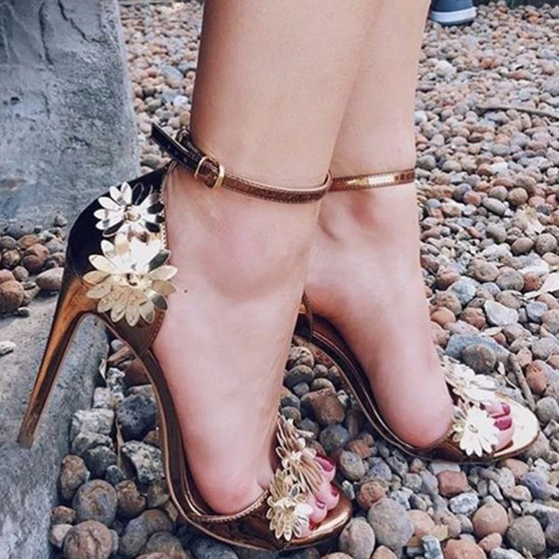 Летние женские блестящие босоножки на высоком каблуке 11,5 см с золотыми ремешками и открытым носком, украшенные цветком, Женская Фетиш-обувь, женские туфли-лодочки на шпильке на День святого Валентина