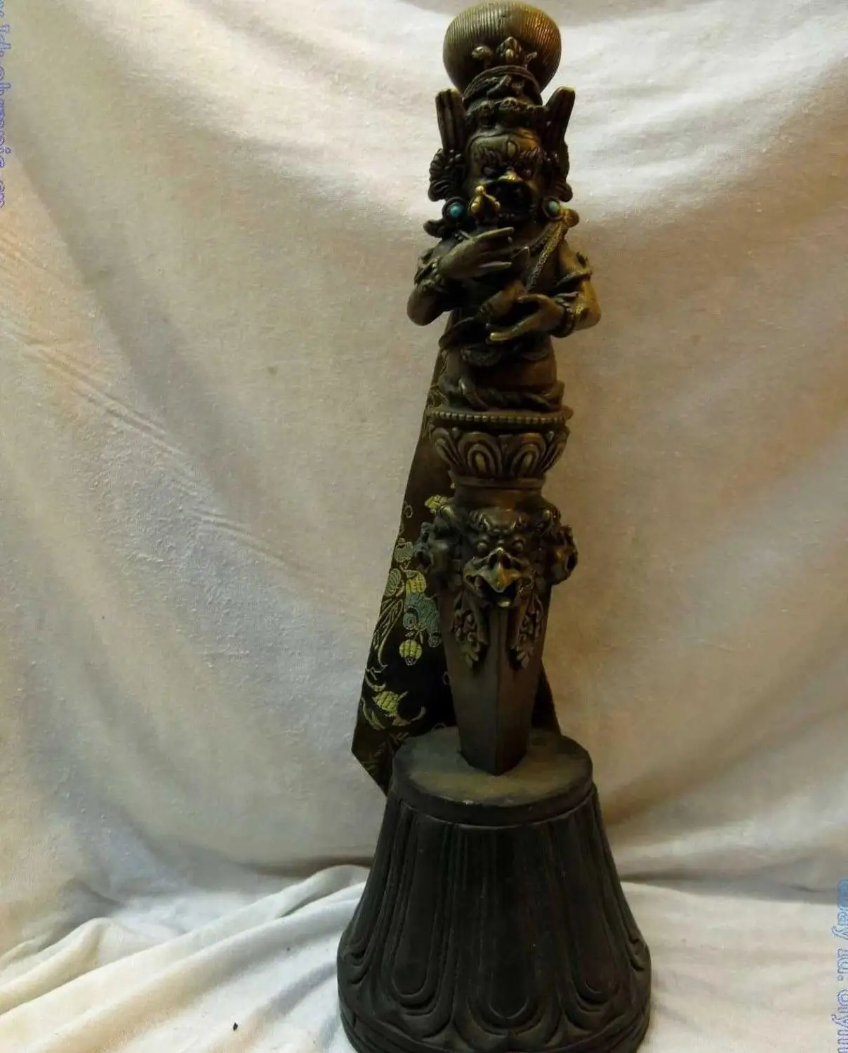

15" China Tiber old copper Buddhism Vajvakilka with vase-shapeo handle Statue