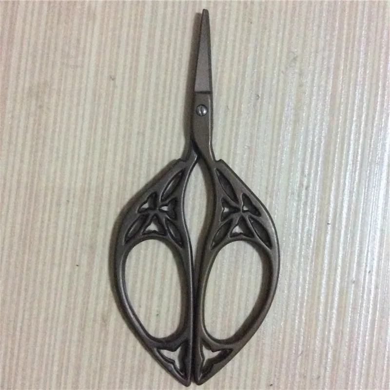 

Creative Vintage Retro Scissor Titanium Exquisite Handicrafts Sewing Tools,1 PC