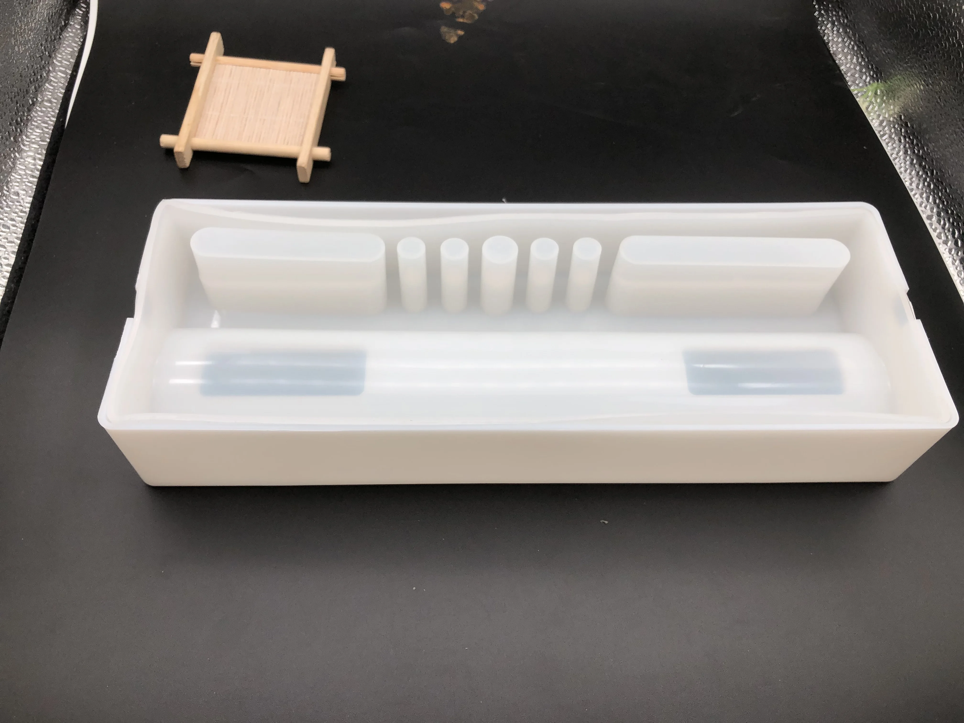 

1pcs Multi-Function Storage Box/Mobile Pen/Phone Holder Silicone Resin Mold Epoxy Decorative For DIY Storage Box Making Craft