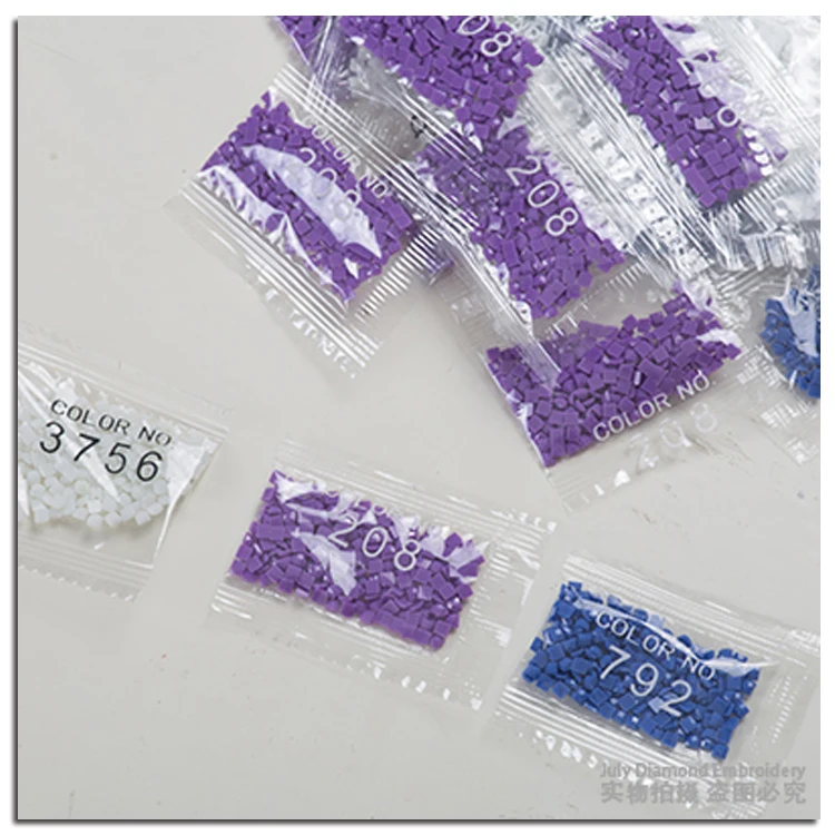 Diamond Вышивка аксессуары оптом площадь Смола алмазы 210-230 шт./пакет 1.3-1.4 gram/bag 447