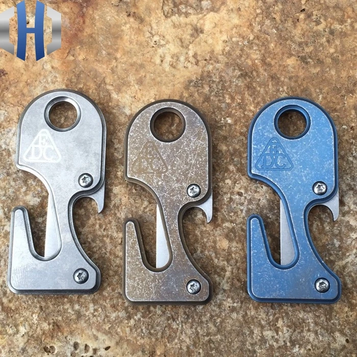 

Two In One Cutting Rope Knife Cutting Seat Belt EDC Emergency Survival Titanium Alloy Pendant VG10 Blade
