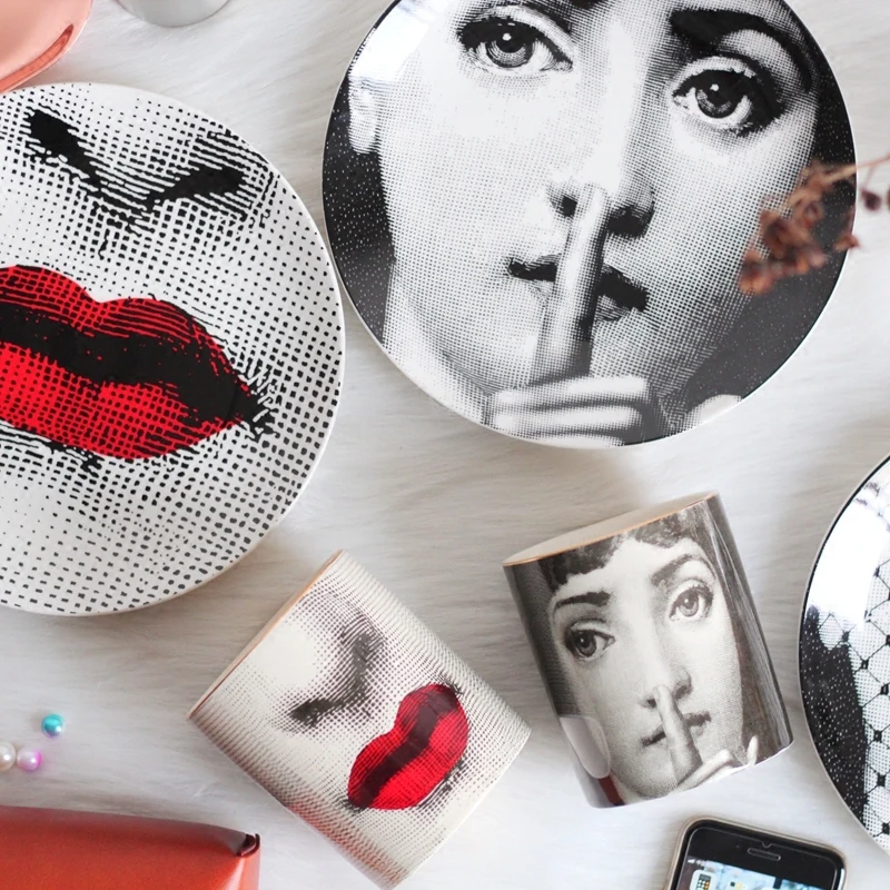 Fornasetti السيراميك تخزين سطح منزل الديكور Fornasetti شمعة جرة زهرة زجاجة قلم للزينة حامل Fornasetti السيراميك تخزين سطح منزل الديكور Fornasetti شمعة جرة زهرة زجاجة قلم للزينة حامل