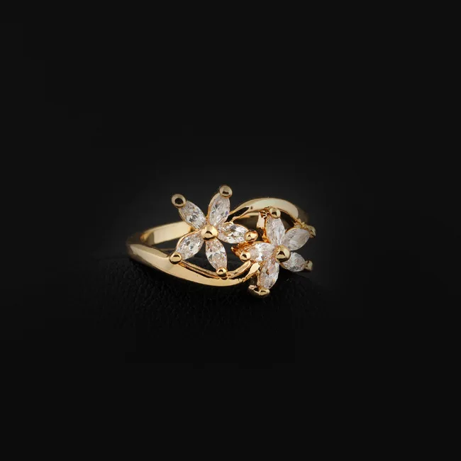 Fashion Personality Star Rhinestone Flower Ring Bride Wedding Engagement Jewelry Rings