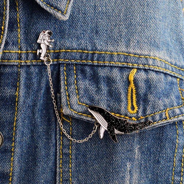 Perni del fumetto Astronauta E Balene Pins Distintivo di Modo Camicia Giacca di Perni del fumetto Astronauta E Balene Pins Distintivo di Modo Camicia Giacca di
