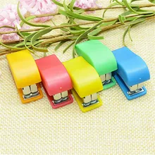 1 шт. мини степлер пластиковый Канцелярский набор степлер в стиле кавай бумажные офисные аксессуары около 100 шт скобы школьные канцелярские принадлежности