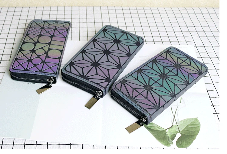 ZYJ Luminous Women Laser Geometry Quilted Plaid Long Wallets Dazzle Colour Girls Zipper Sequins Lattice Clutch Wallet Purse Bag (19)