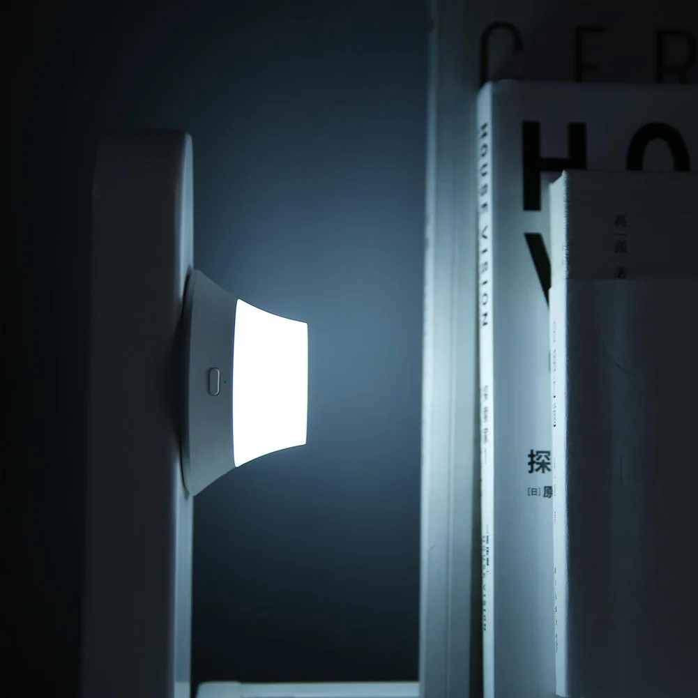 

LED Flicker-Free Eye Caring Night Light with Wireless Phone Charger for Reading HYD88
