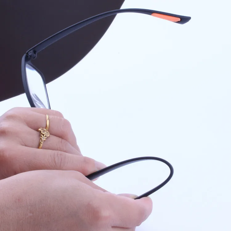 2483716535_598270759