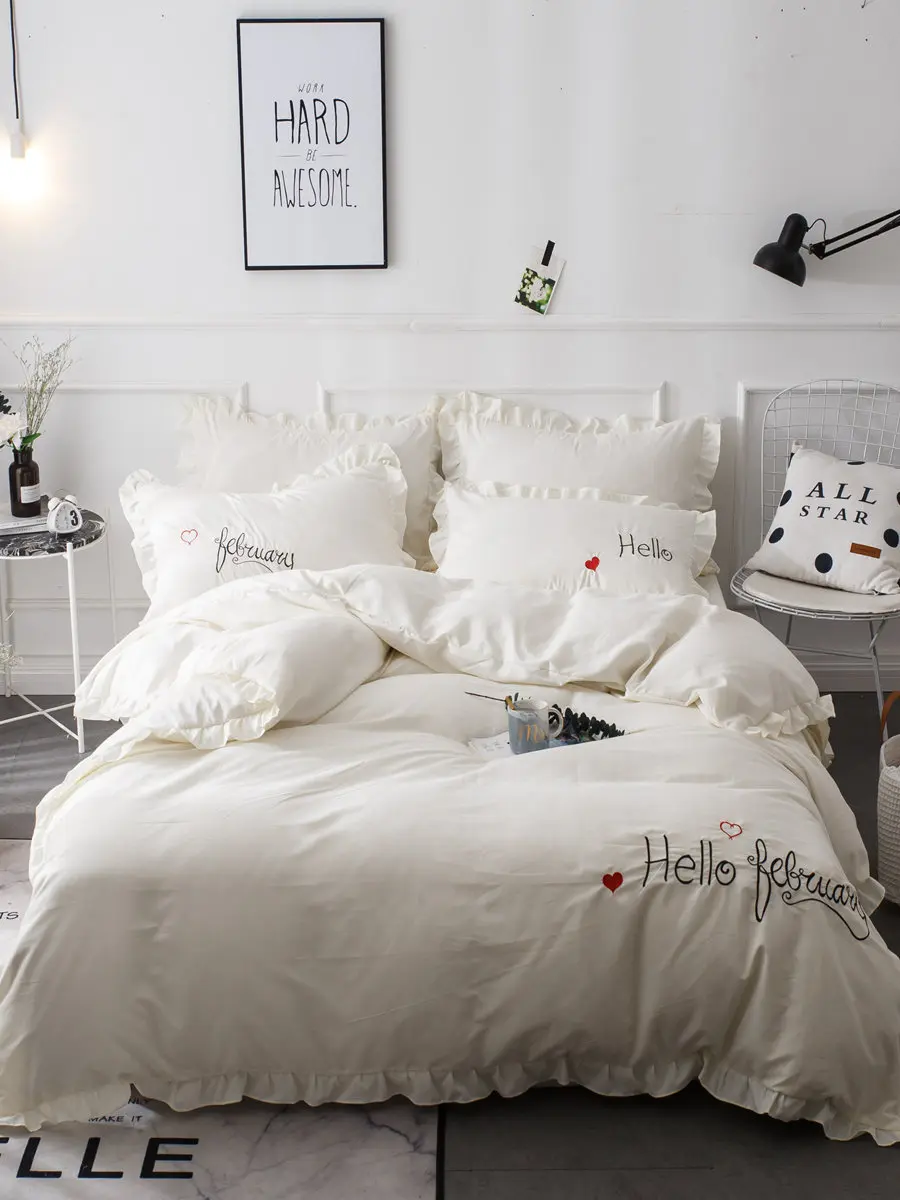 

4Pcs Bedding Set Simple Sweet Design Soft Comfortable Bed Sheet Set