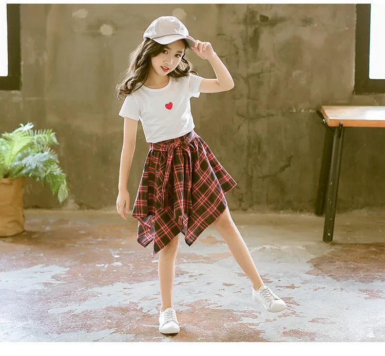 Модная одежда для подростков для девочек Костюмы летняя Мягкая футболка, хлопок плед Шорты-юбки костюмы для детей Детское одежа из 2 предметов, комплект