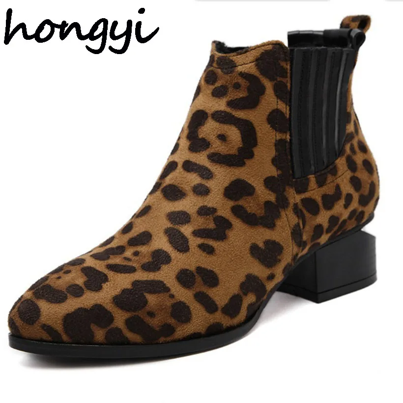 Hongyi פאנק גותי נשים הדפסים מנומרים מגפי קרסול זמש/עור מגפי צ 'לסי בלוק לגזור מתכת אישה נעלי העקב Biker נעל
