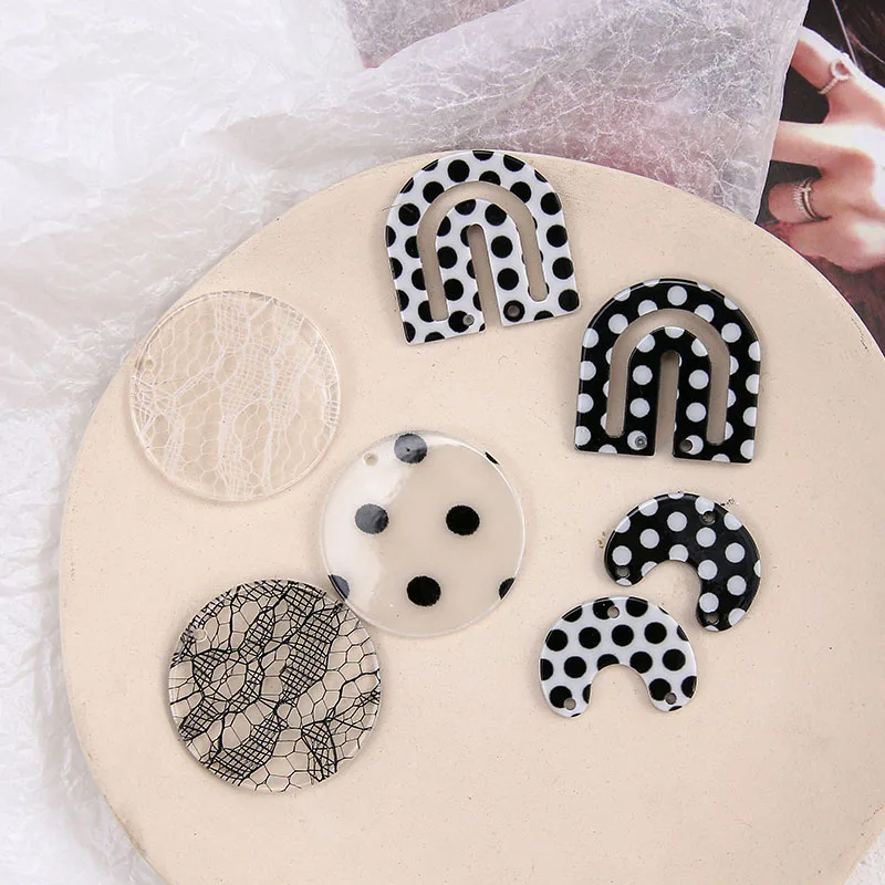 

Newest 40pcs/lot dots/lace print geometry rounds/Letter C/letter U shape resin beads diy jewelry earring/garment accessory