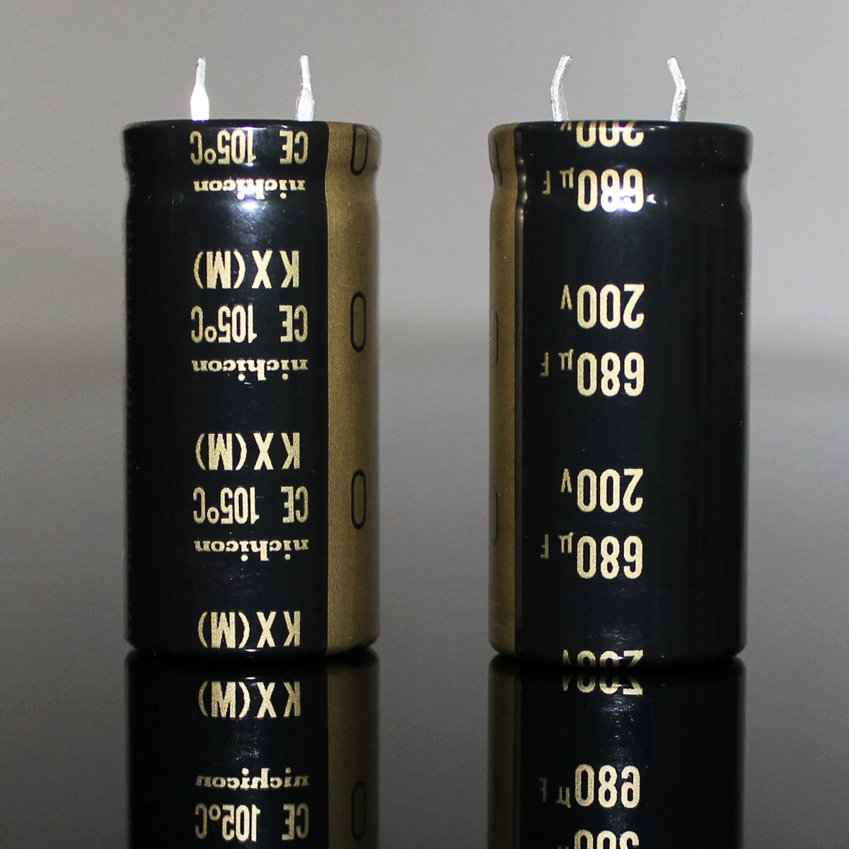 

2PCS/10PCS Original Japan NICHICON KX 200V 680UF tube amplifier high voltage audio electrolytic capacitor FREE SHIPPING