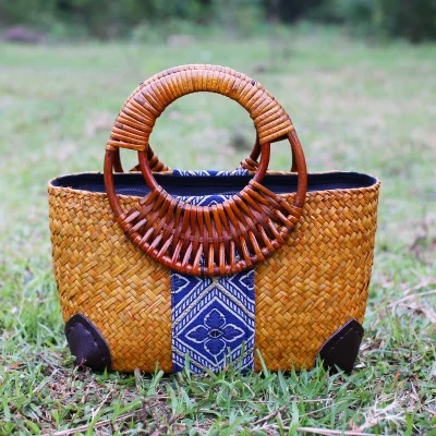 

2019 new Thai version of the straw bag women's handbag retro fashion rattan bread package beach package