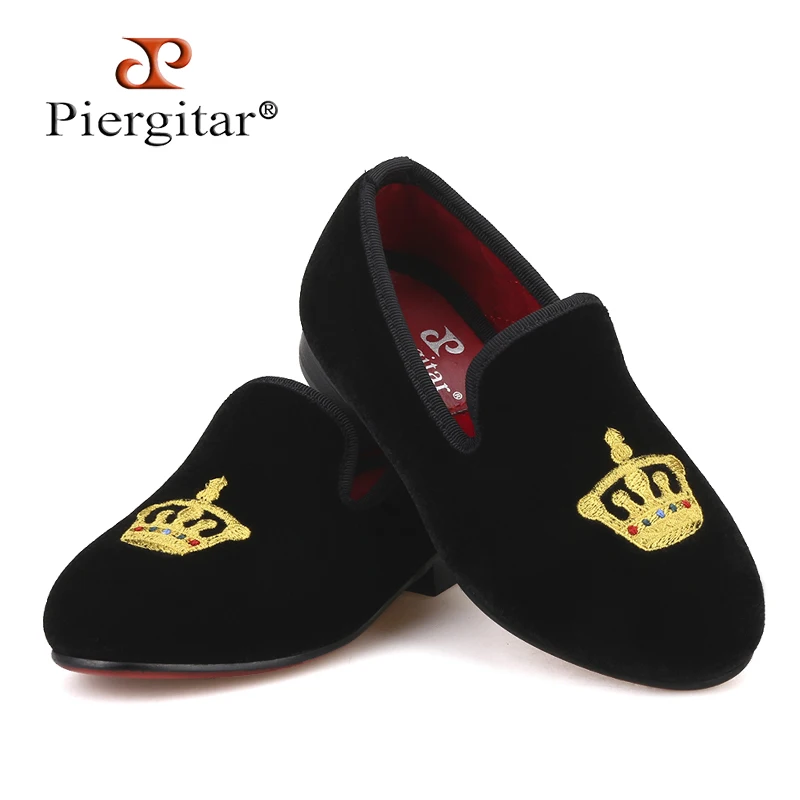 

Piergitar new kid velvet shoes with gold crown embroidery Handmade children slippers birthday party kid loafers Daily kid's flat