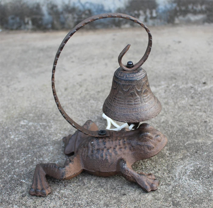 

Wrought Iron Frog Dinner Bells Hand Table Service Bell Rustic Antique Retro Hotel Restaurant Decoration Animal Metal Ornaments