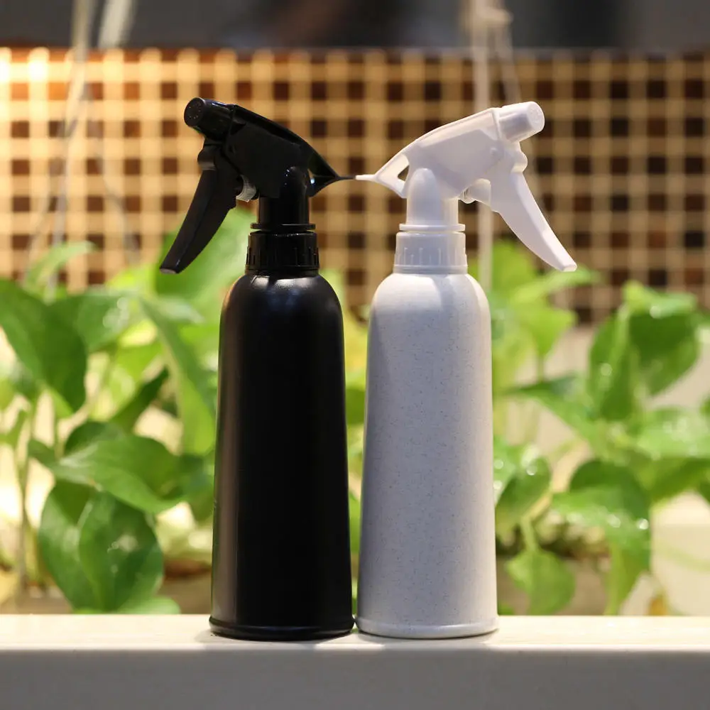 

Spray Empty Bottle Refillable Mist Perfume Atomizer With Button Salon Hydrating Styling Tools Black Hairdressing Bottle 300ml