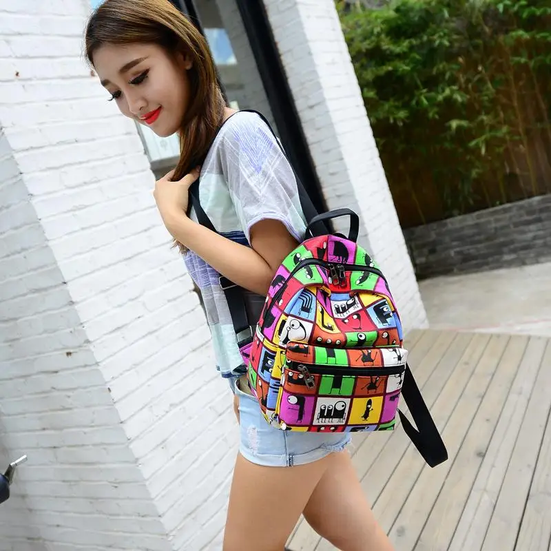 Какие рюкзаки носят подростки. Модные рюкзаки в школу. Молодёжный рюкзак для девушки. Модные рюкзаки в школу. Школьный рюкзак для девочки.