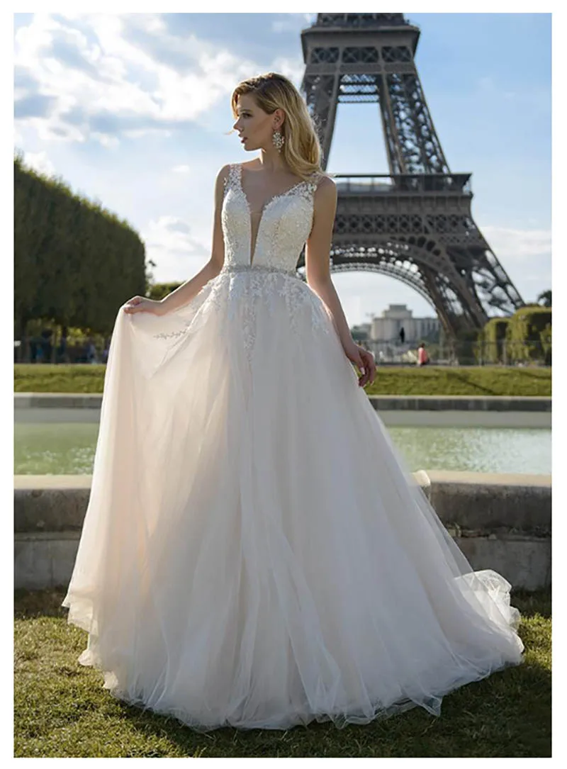 

2019 Ivory Wedding Dresses Elegant Lace Appliqued Crystal Bride Dresses Train Illusion bridal Dress Floor Length Wedding Gown
